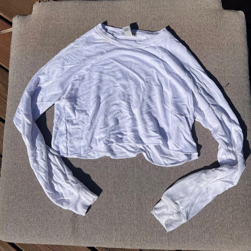 XS White Forever 21 long sleeve pullover